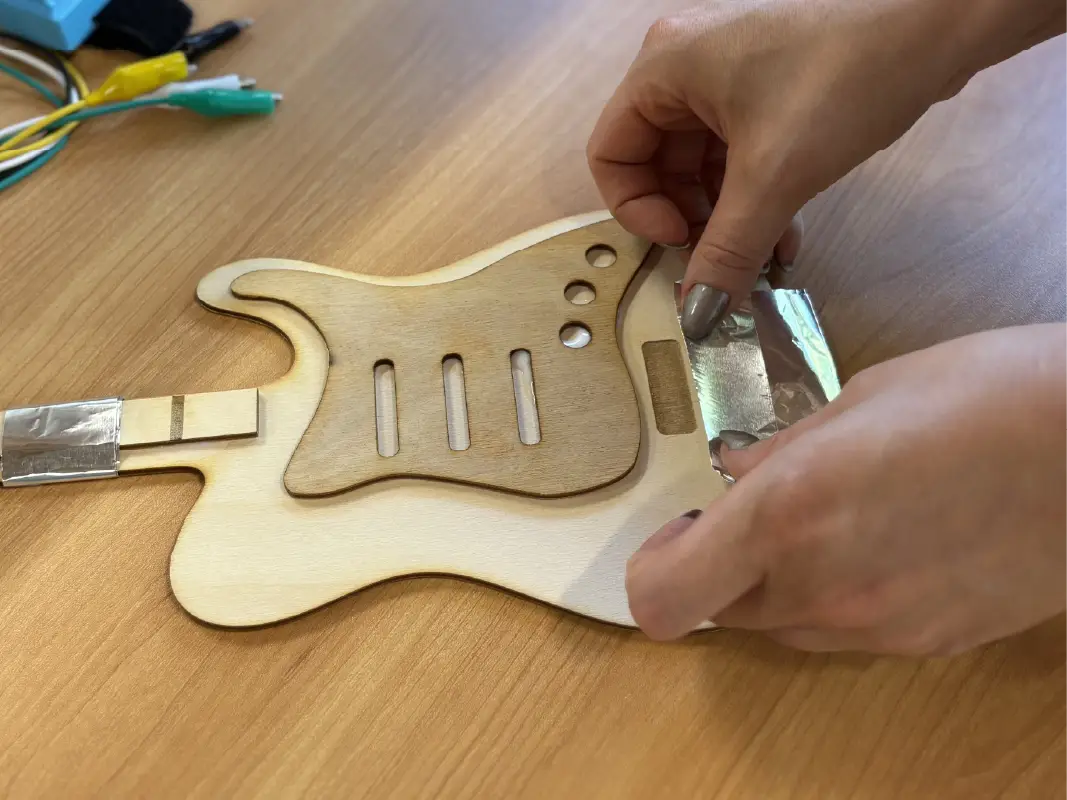 micro:bit guitar step 6 of 10